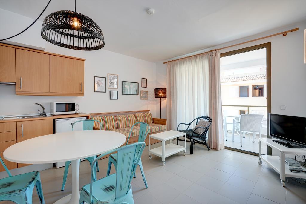 Lemar Apartments Colonia de Sant Jordi Rum bild